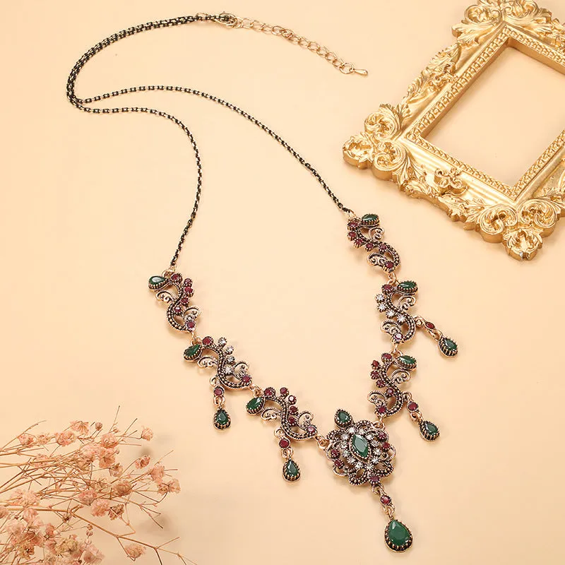 Wholesale Vintage Inlaid Zircon Alloy Bracelet Set
