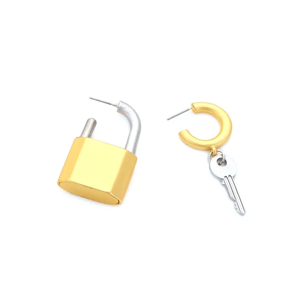Wholesale Vintage Metal Keylock Geometric Earrings
