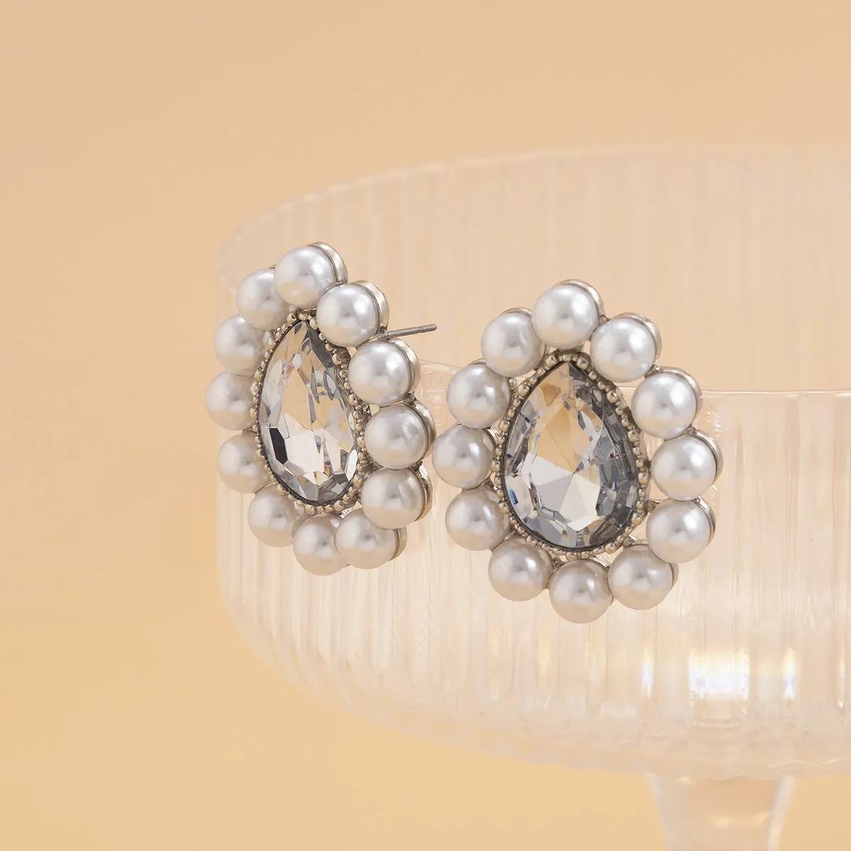 Wholesale Vintage Micro-paved Teardrop Shape Pearl Earrings
