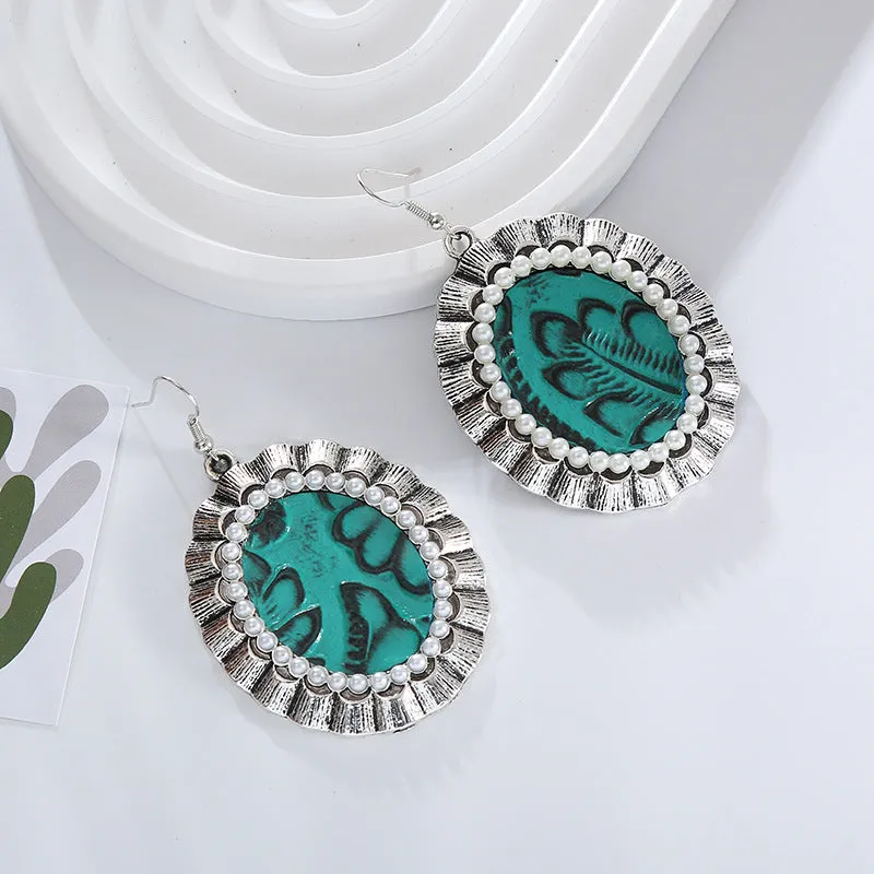 Wholesale Vintage Printed Leather Round Alloy Studded Pearl Earrings