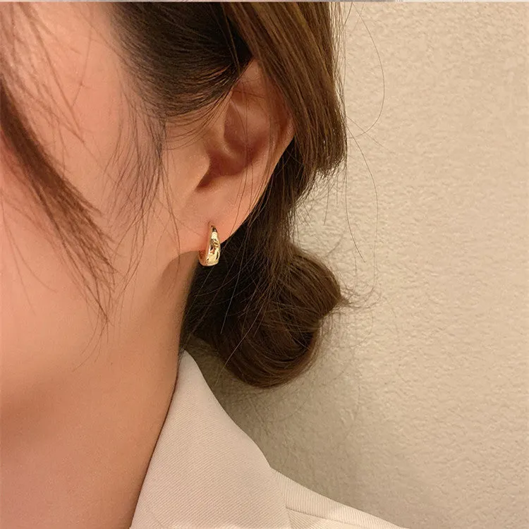 Wholesale water drop hoop light luxury high-end new plain hoop unique earrings