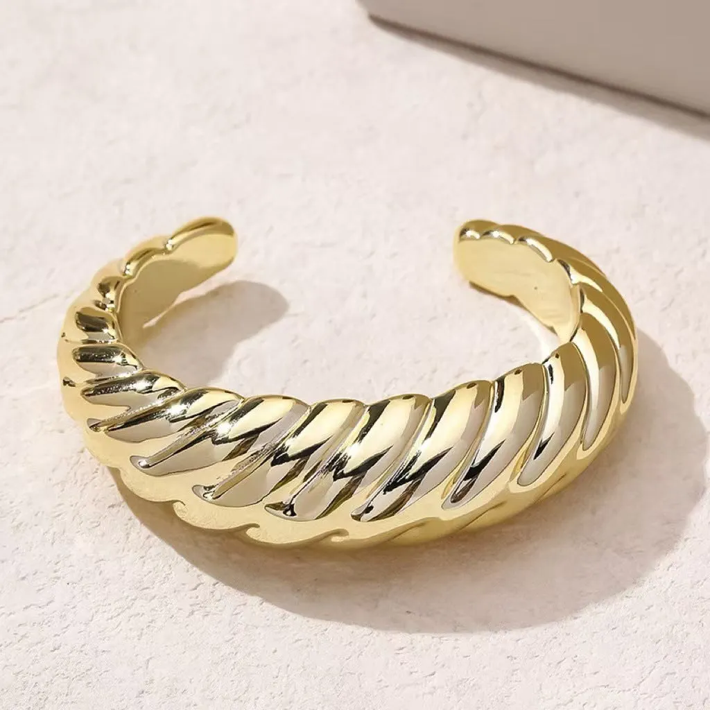 Wholesale Wave Shape Acrylic Open Bracelet