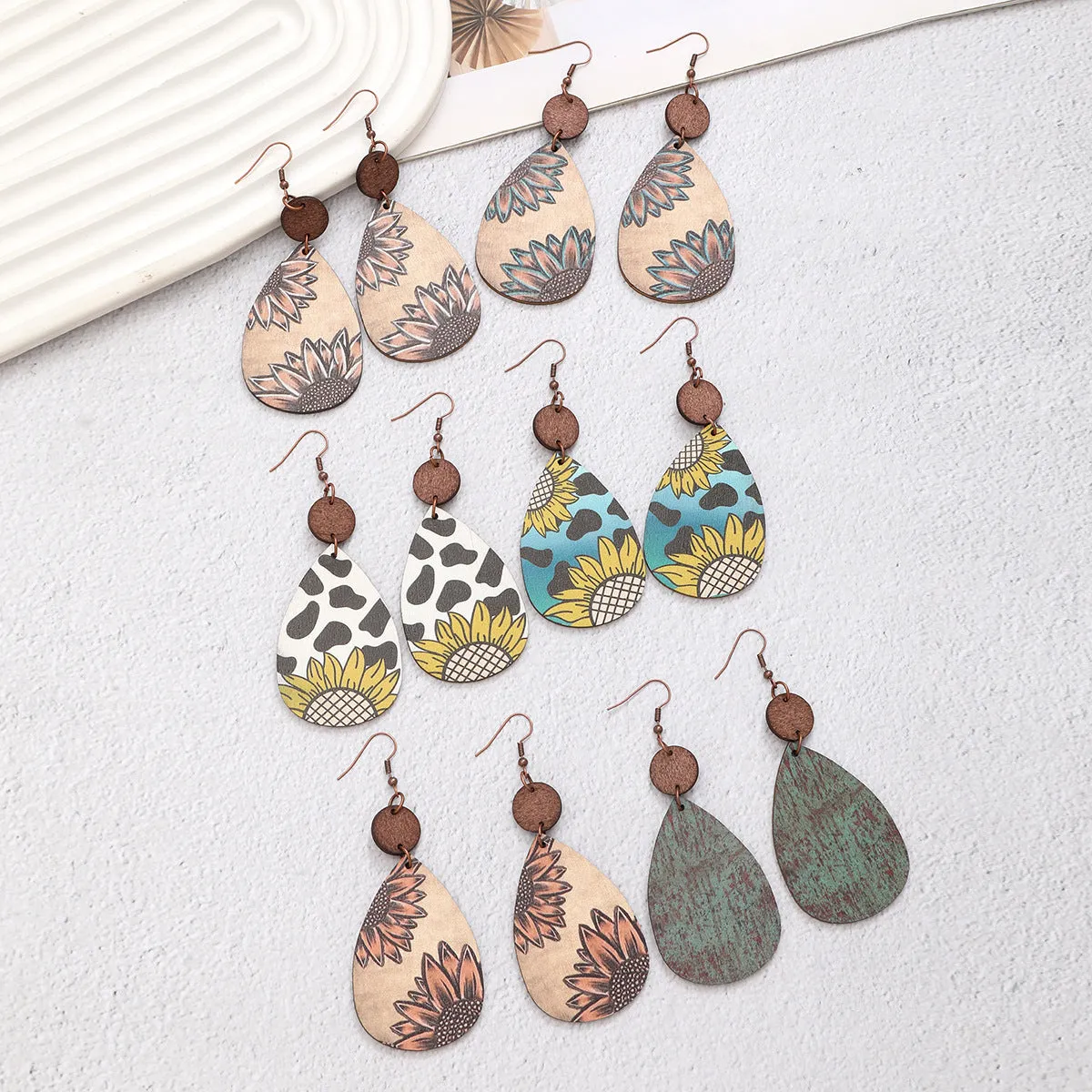 Wholesale Western style sunflower cow pattern farm retro wood grain wood chip thin Earrings