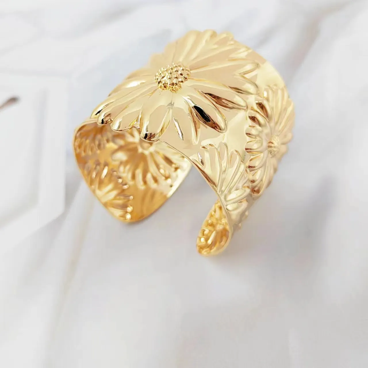 Wholesale wide hammered pleated golden bracelet