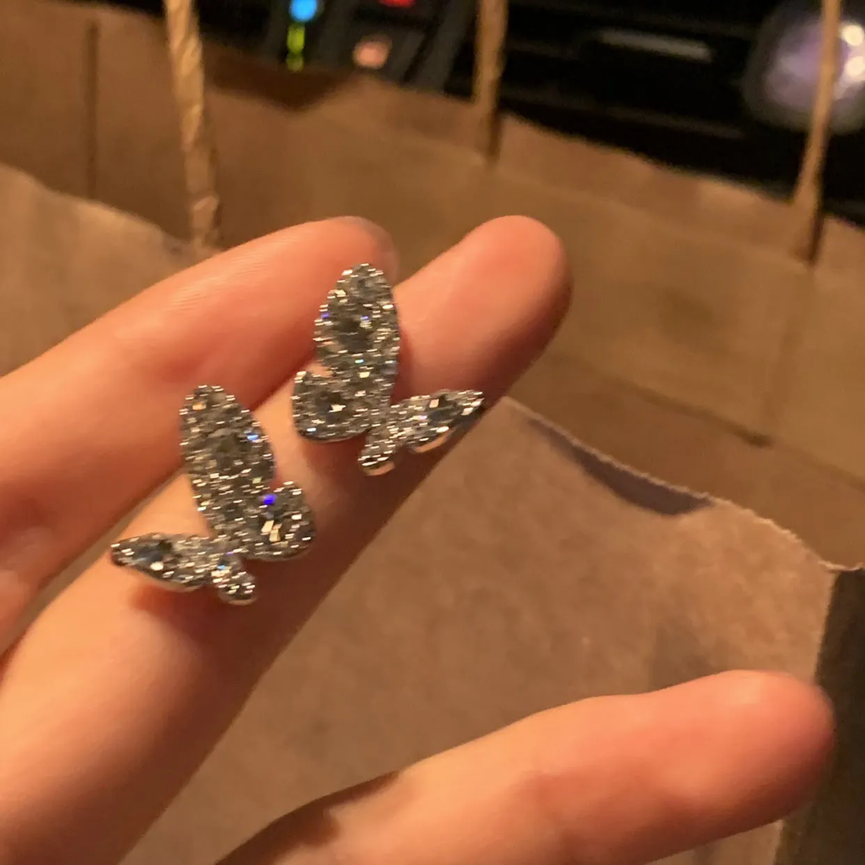 Wholesale Women's shiny butterfly clip earrings with full diamonds