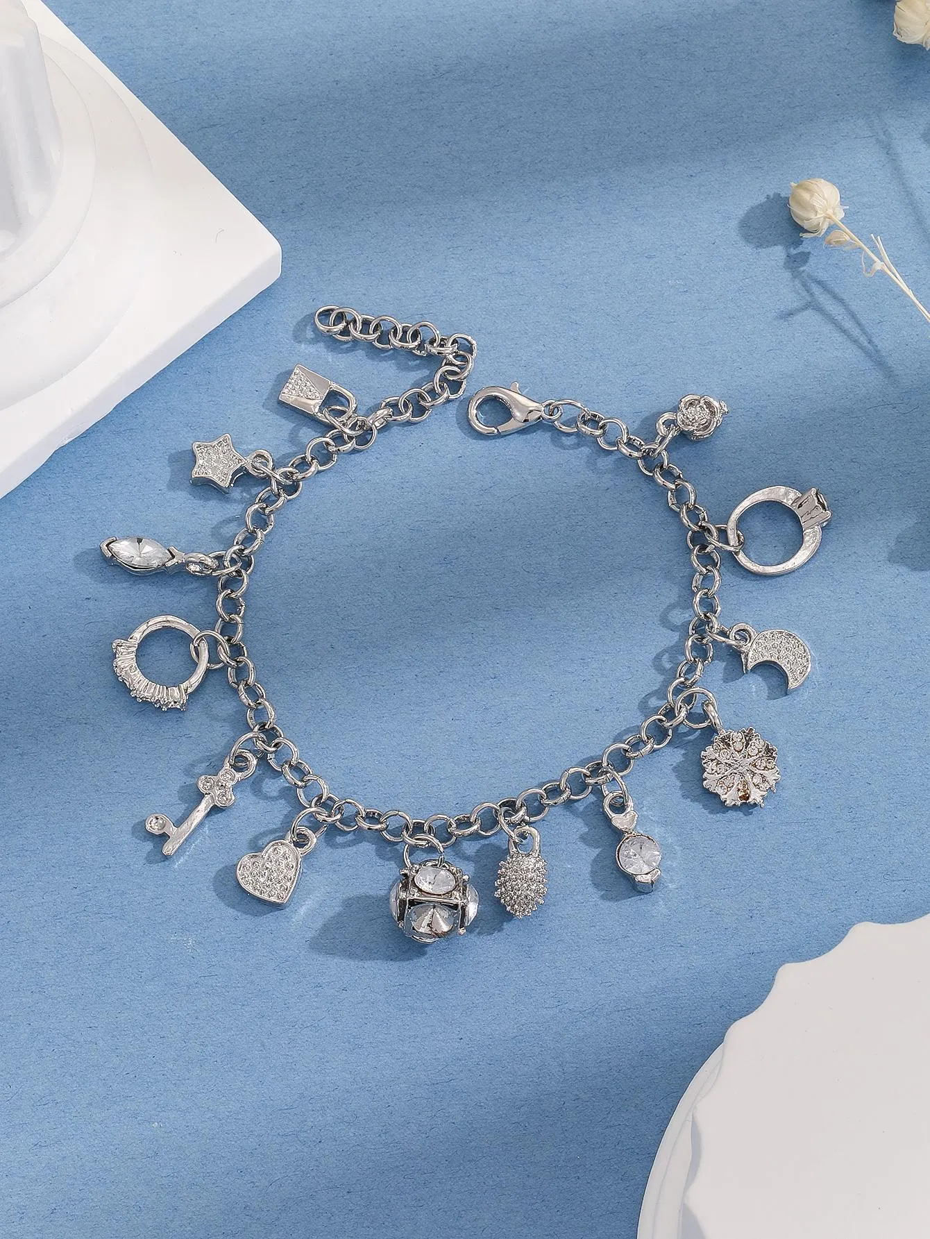 Wholesale Women's thirteen charm bracelet