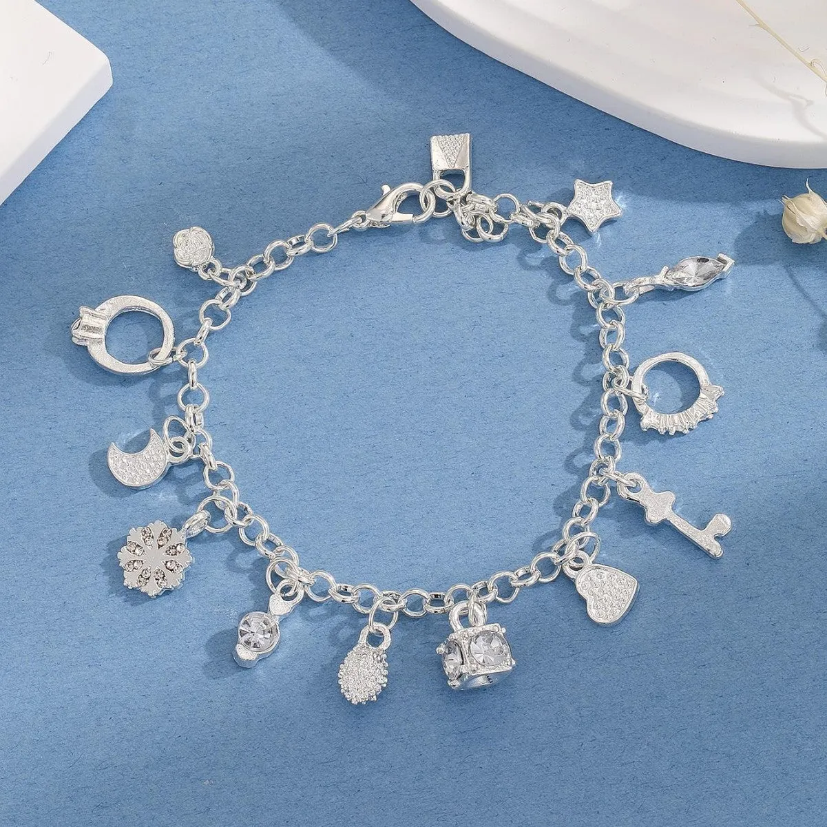 Wholesale Women's thirteen charm bracelet