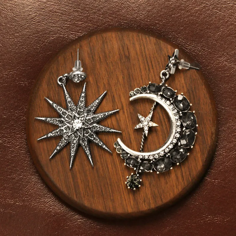 Wholesale Zinc Alloy Star and Moon Asymmetric Earrings