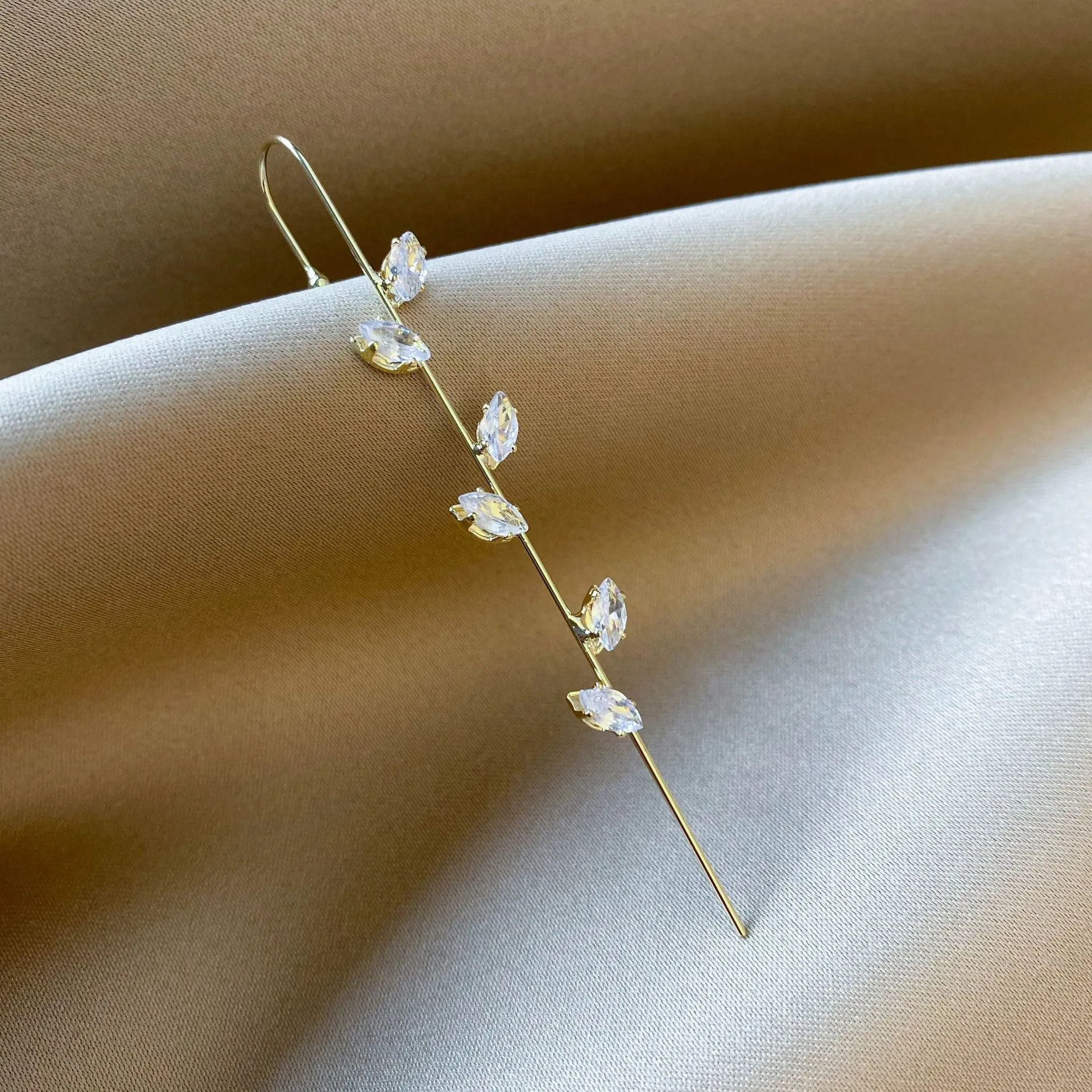 Wholesale Zircon diamond earrings ear hanging style personalized piercing ear needle