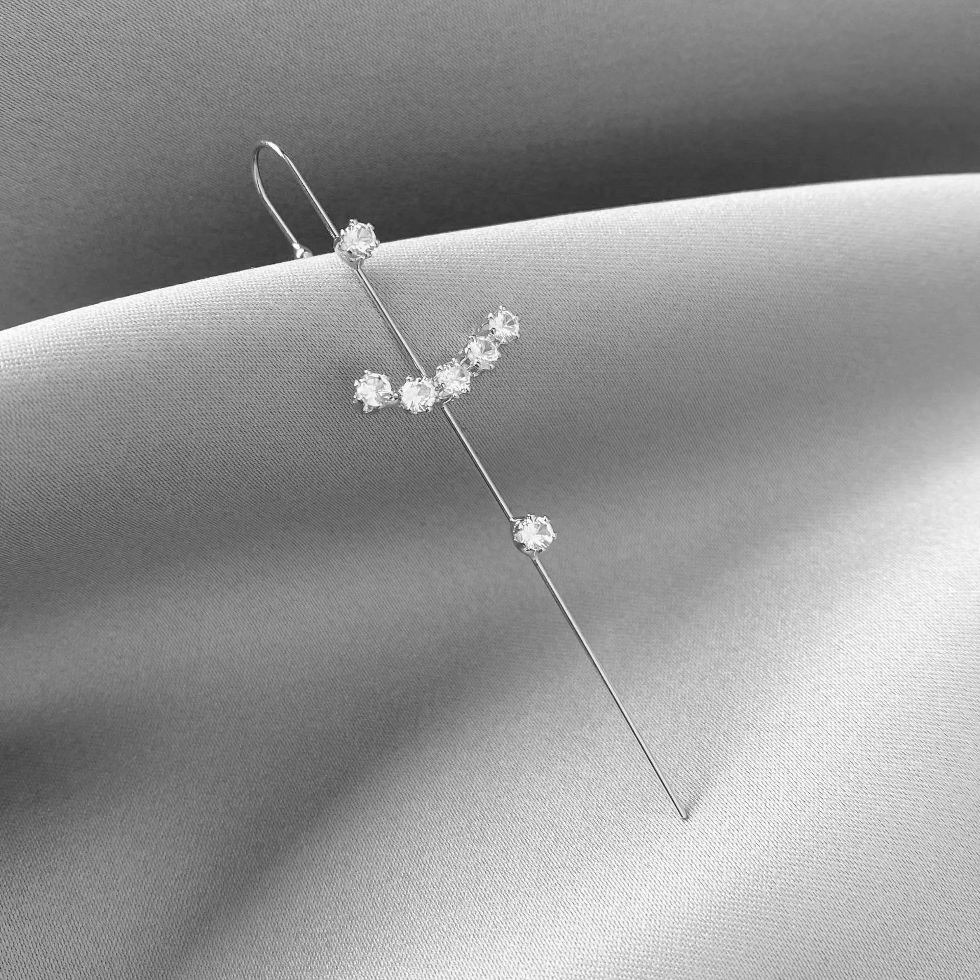 Wholesale Zircon diamond earrings ear hanging style personalized piercing ear needle
