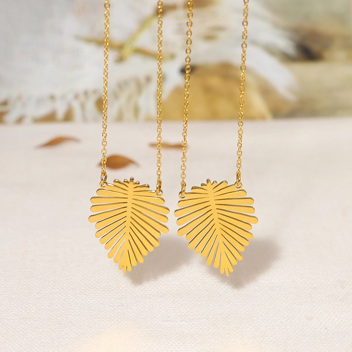 Wholesale 18K Gold Plated Leaf Texture Vintage Necklace Clavicle Chain