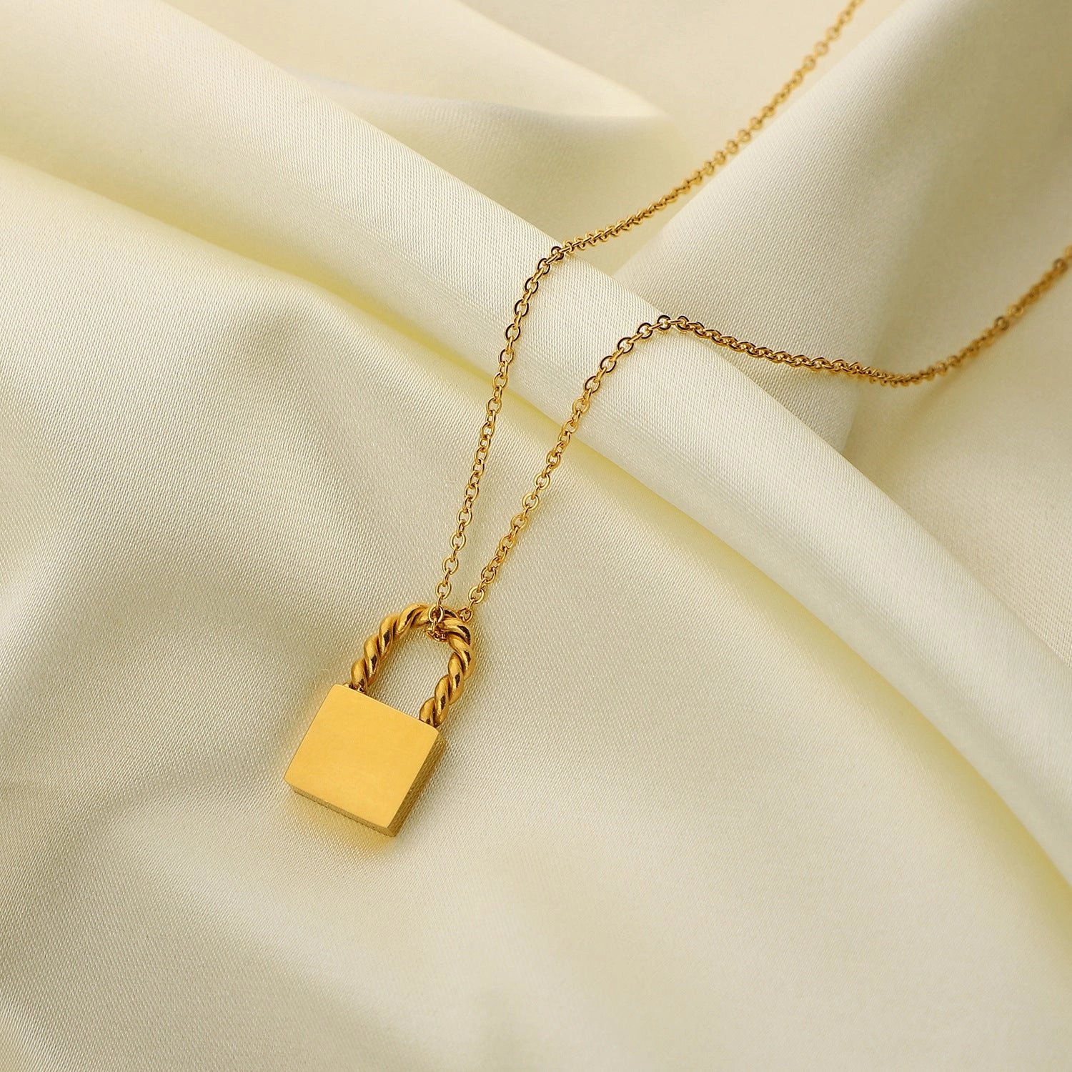 Wholesale 18K Gold Plated Stainless Steel Necklace Clavicle Chain