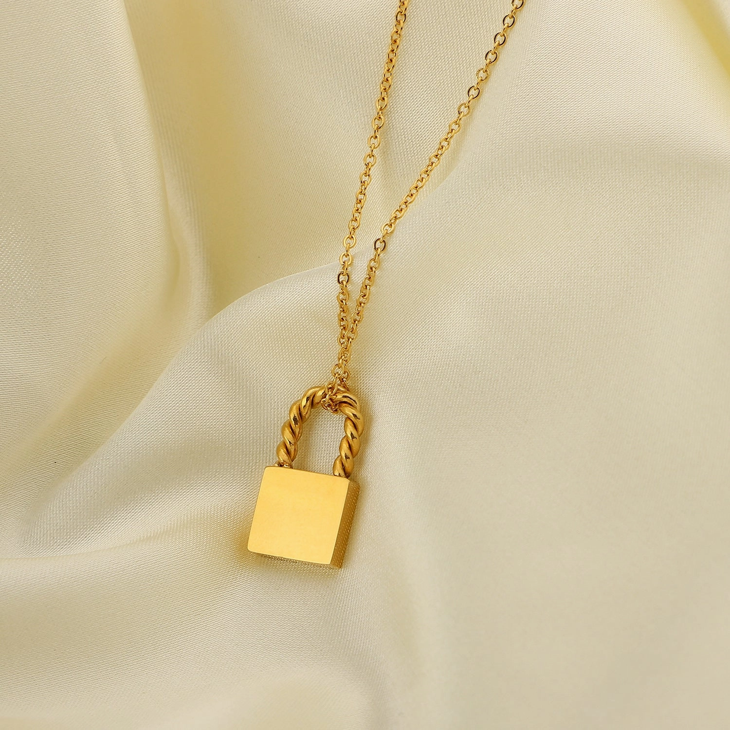 Wholesale 18K Gold Plated Stainless Steel Necklace Clavicle Chain