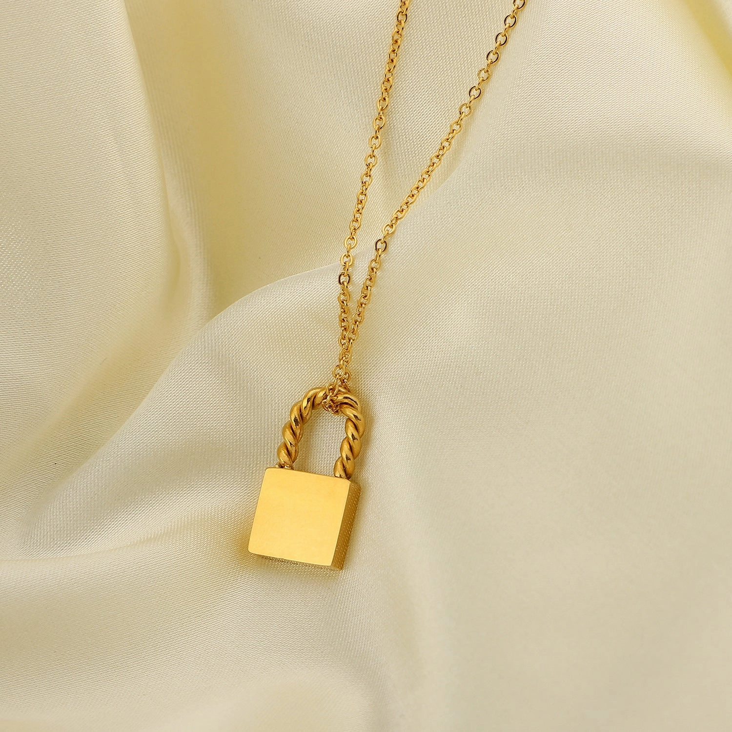 Wholesale 18K Gold Plated Stainless Steel Necklace Clavicle Chain