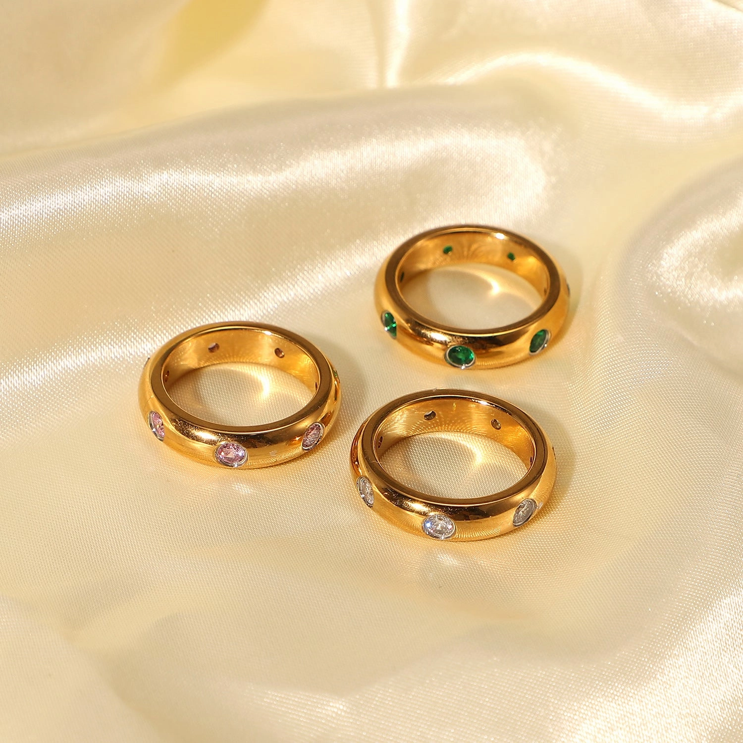 Wholesale 18K Gold Stainless Steel Retro Micro Set Green/pink/white Zircon Ring