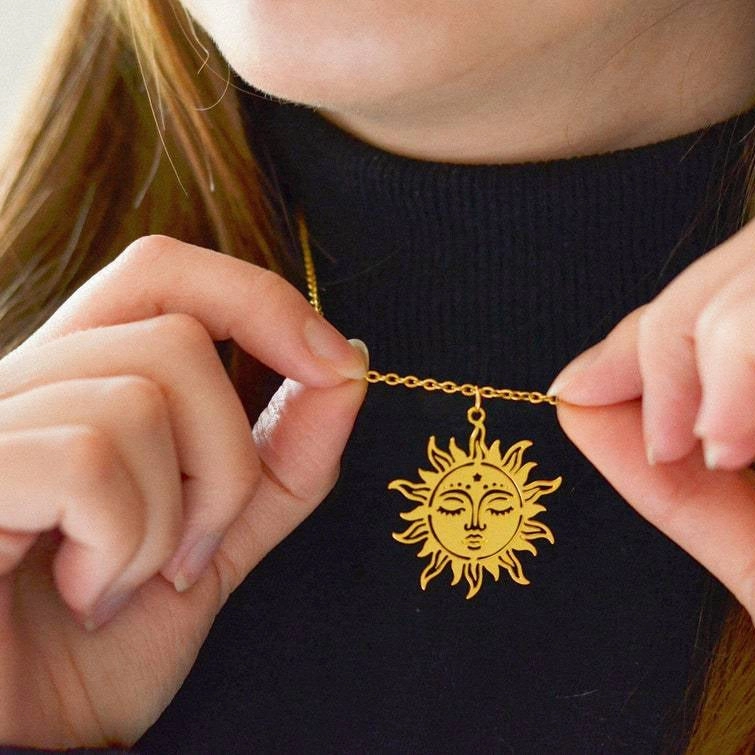Wholesale Alloy Bohemian Gold Plated Sun Face Pendant Necklace