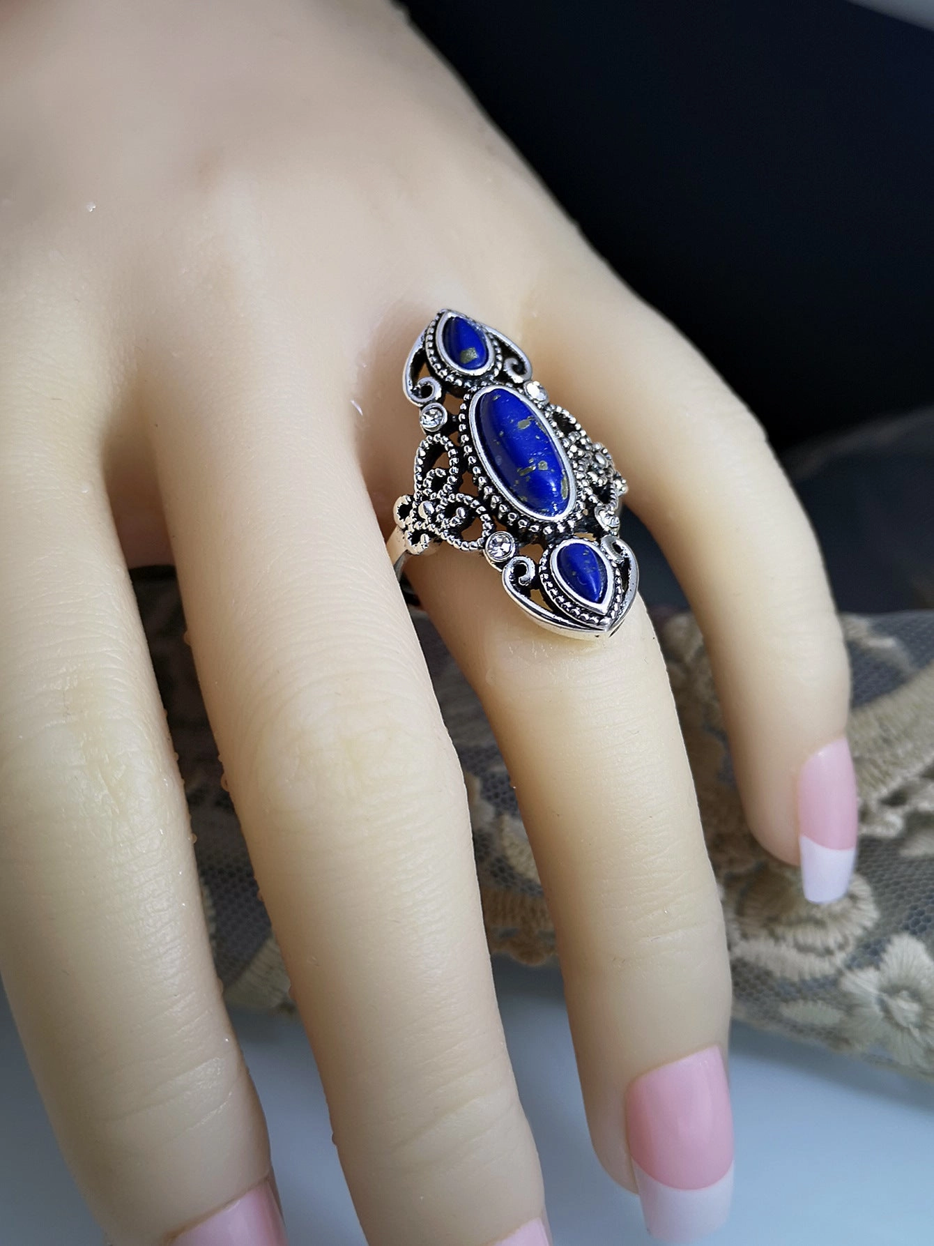 Wholesale Alloy Hollow Carved Lapis Lazuli Ring