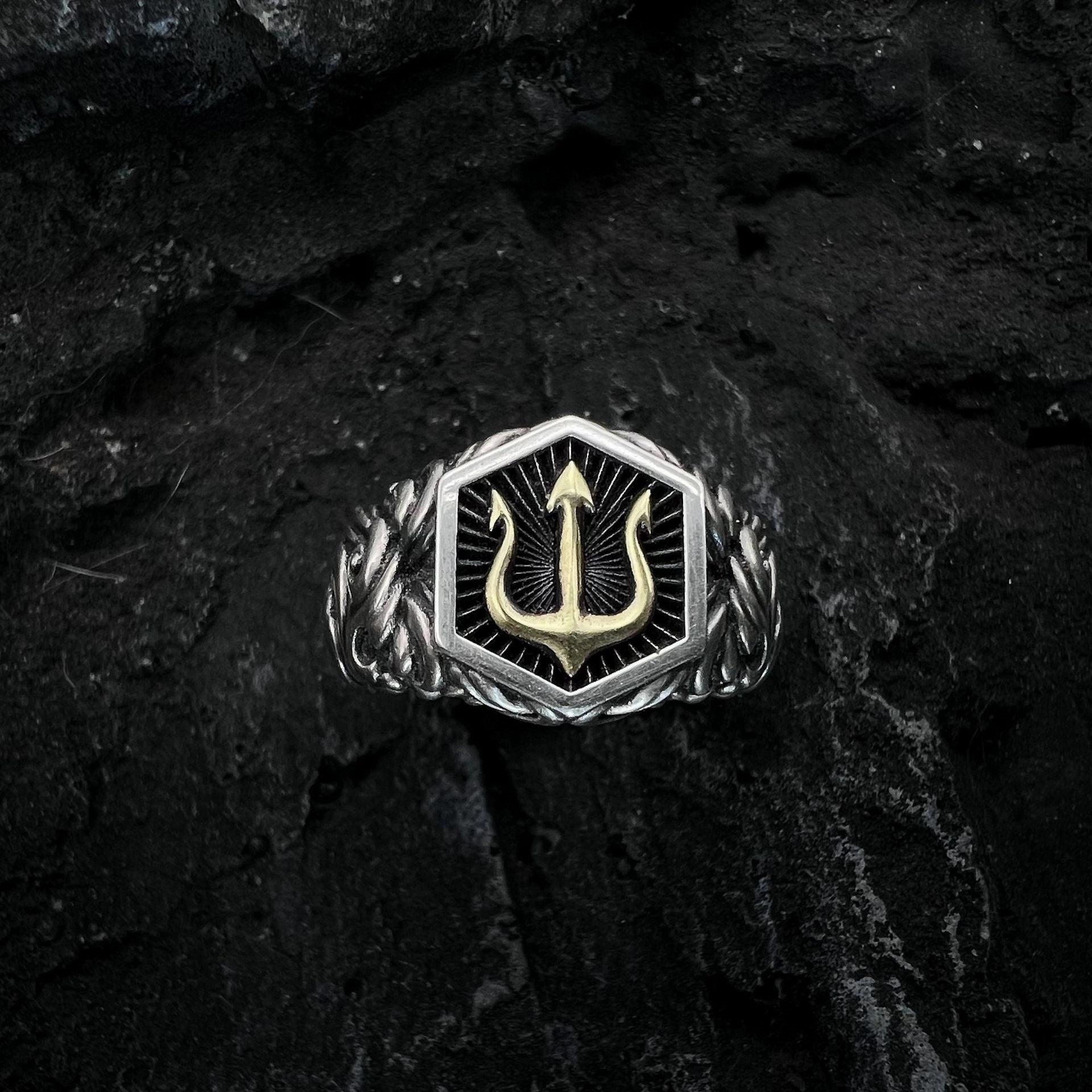 Wholesale Alloy Ocean Trident Poseidon Ring