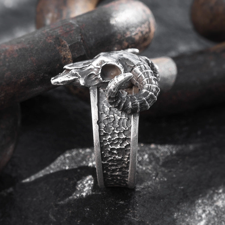 Wholesale Alloy Retro Punk Skull Horn Ring