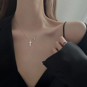 Wholesale Alphabet Double T Clavicle Necklaces