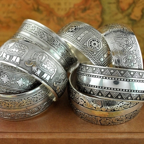 Wholesale Ancient silver open bracelet for women retro Bohemian ethnic style carved pattern elephant wide Bracelet jewelry