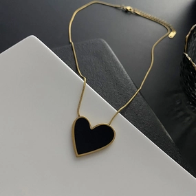 Wholesale Black Big Heart Titanium Steel Necklace Clavicle Chain