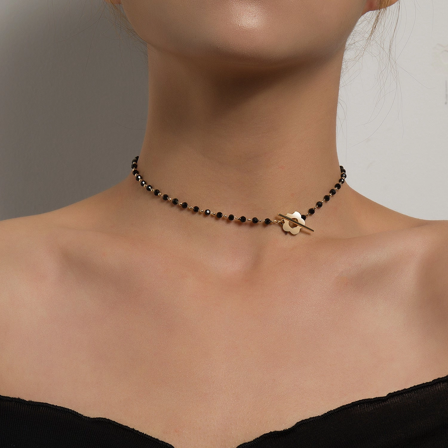 Wholesale Black Crystal Glass Bead Chain OT Buckle Short Flower Alloy Necklaces