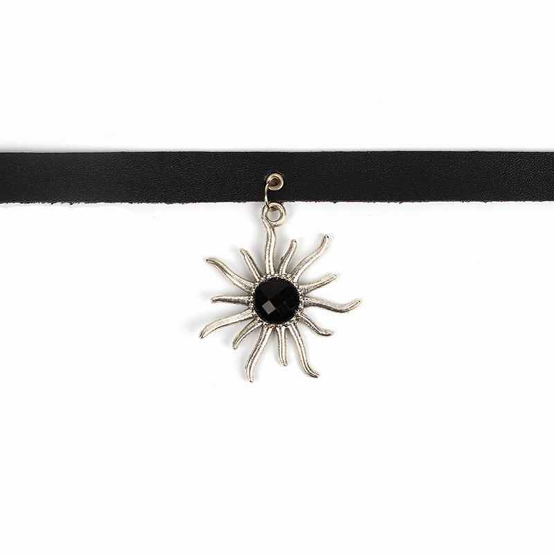 Wholesale Black Punk Choke Geometric Heart Leather Collar