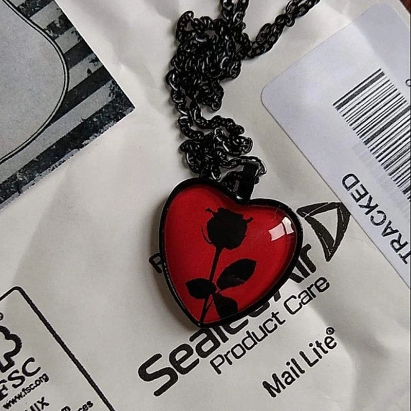 Wholesale Black Rose Pattern Glass Time Gems Alloy Necklaces