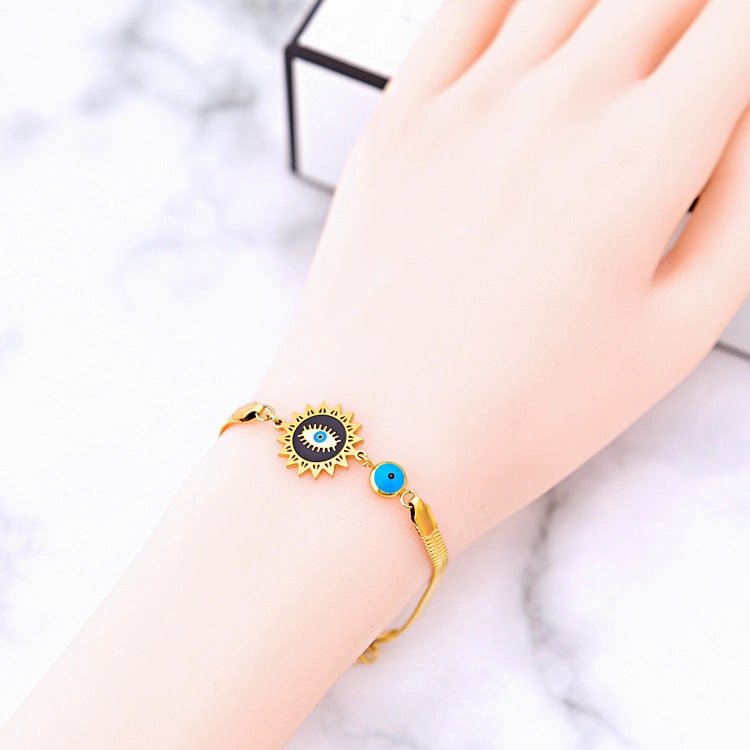 Wholesale Blue Eyes Bracelet Titanium Steel Flower Sun Sticky Diamond Portrait Round Bracelet