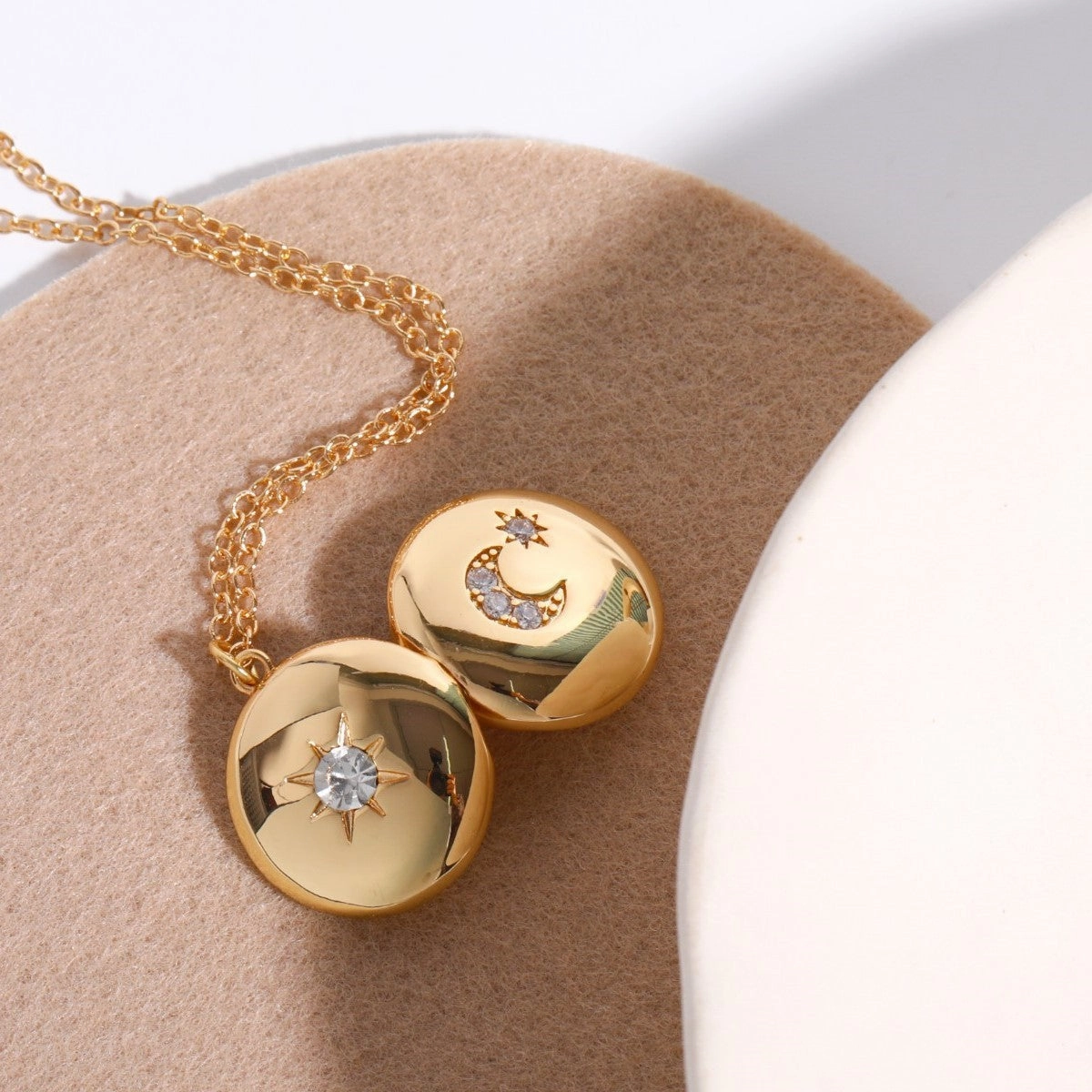 Wholesale Butterfly Seashell Photo Album Openable Copper Necklaces