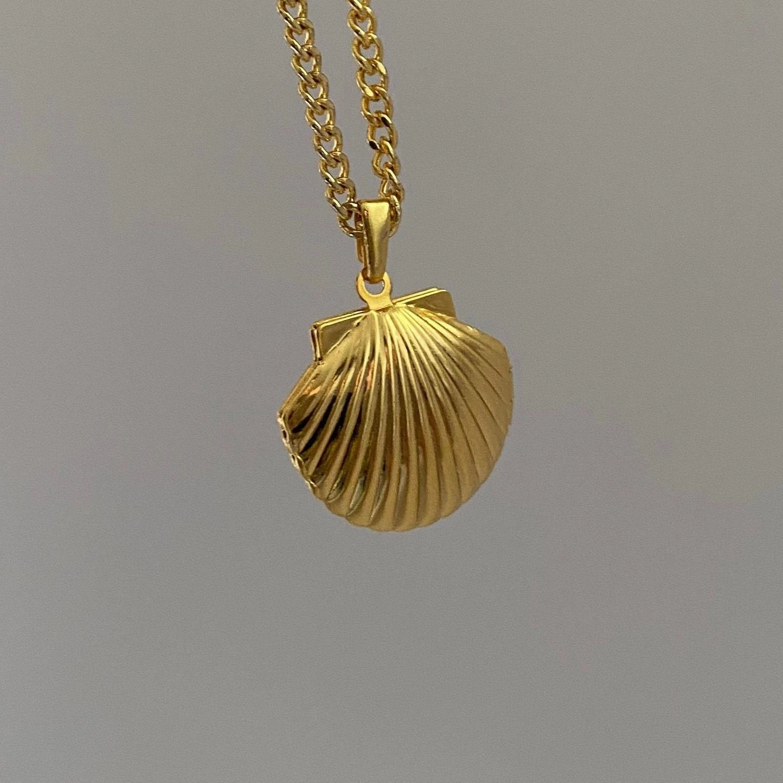 Wholesale Butterfly Seashell Photo Album Openable Copper Necklaces