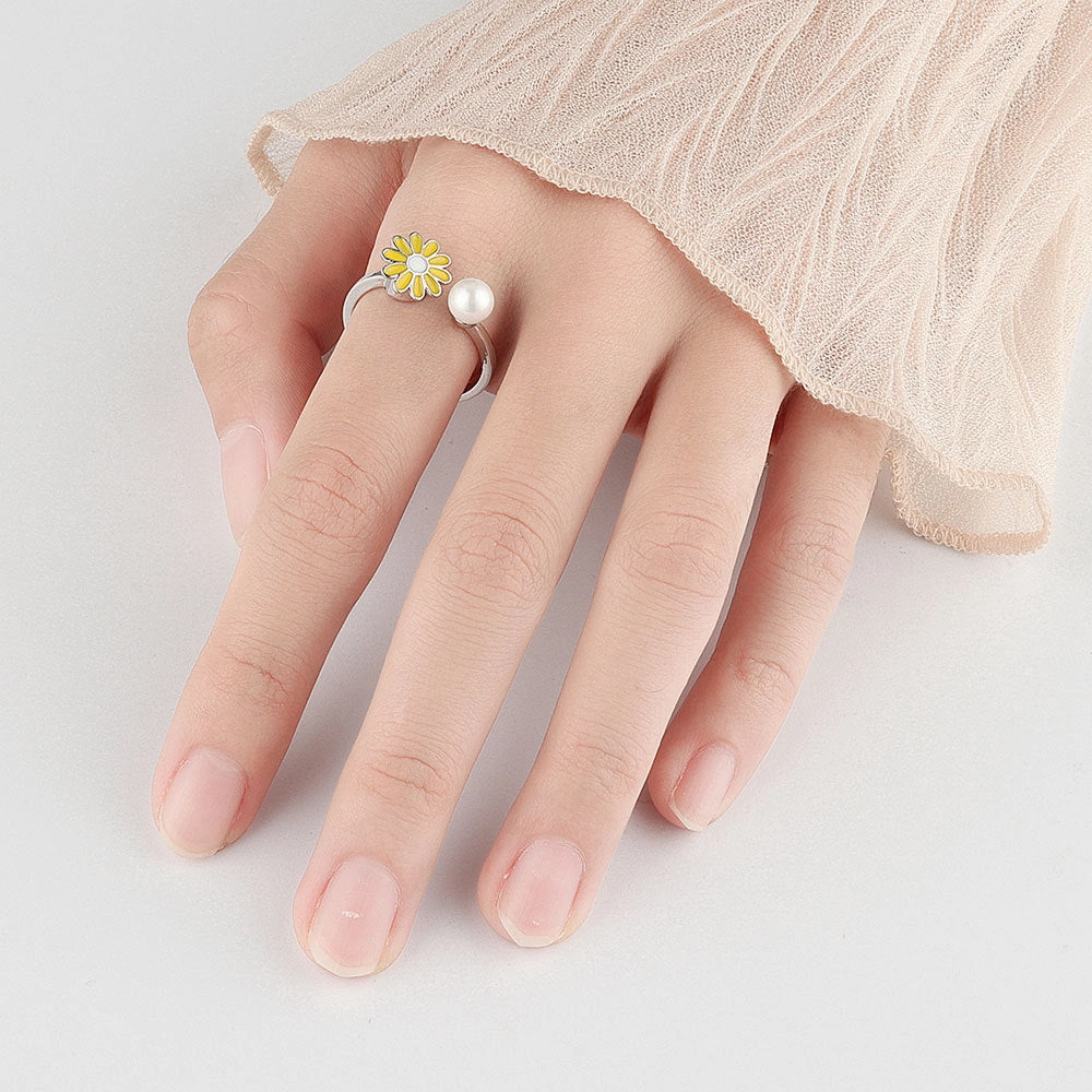 Wholesale Daisy Pearl Copper Rotary Adjustable Rings