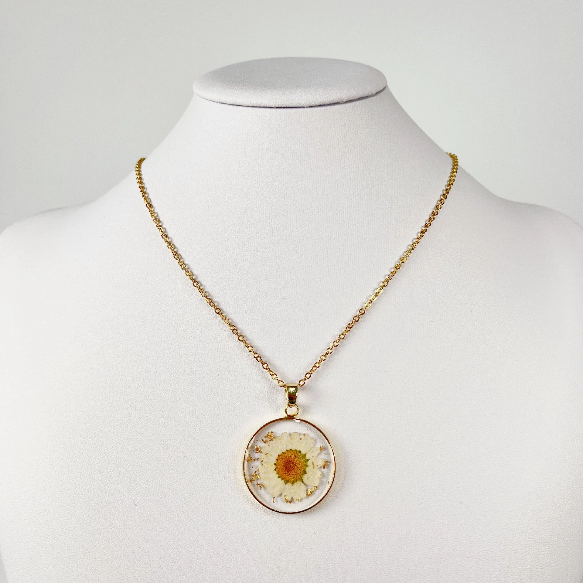Wholesale Dried Flower Creative Resin Necklace