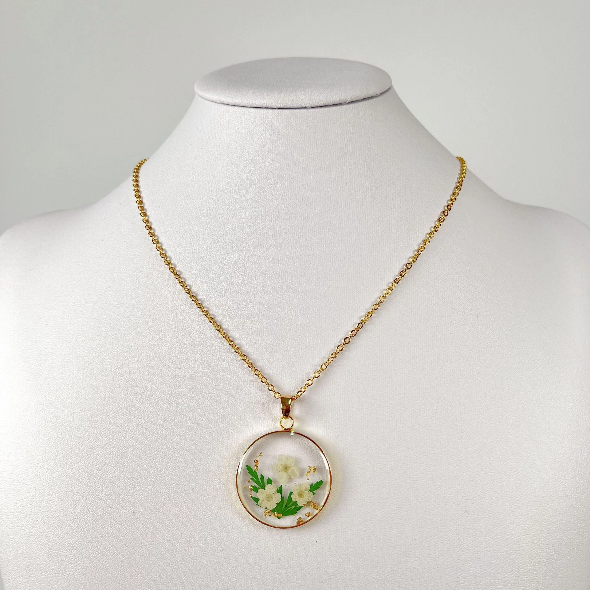 Wholesale Dried Flower Creative Resin Necklace