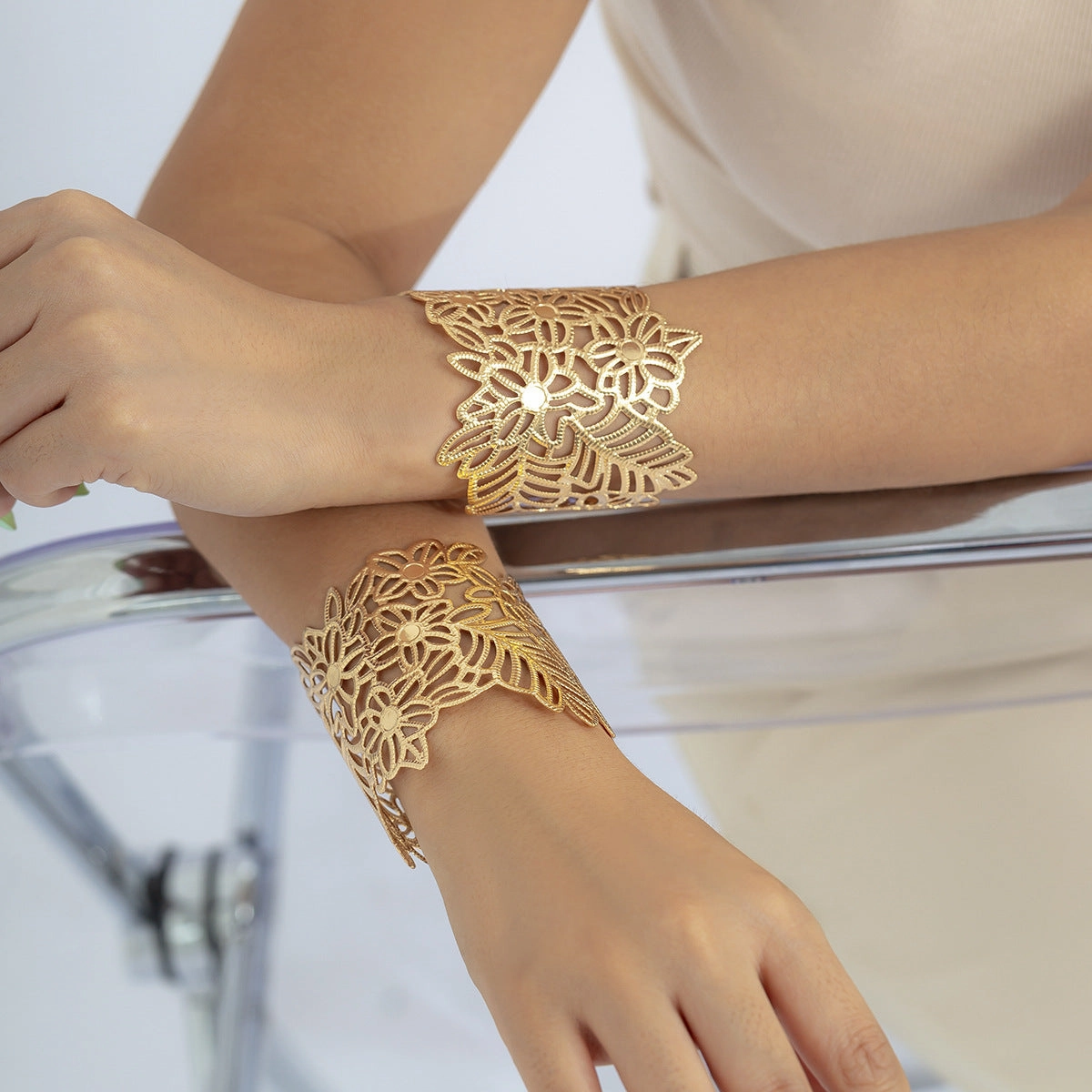 Wholesale Exaggerated Hollow Flower Leaf Opening Metal Bracelets
