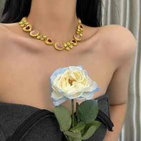 Wholesale Flower Portrait Diamond Heart Alloy Necklaces