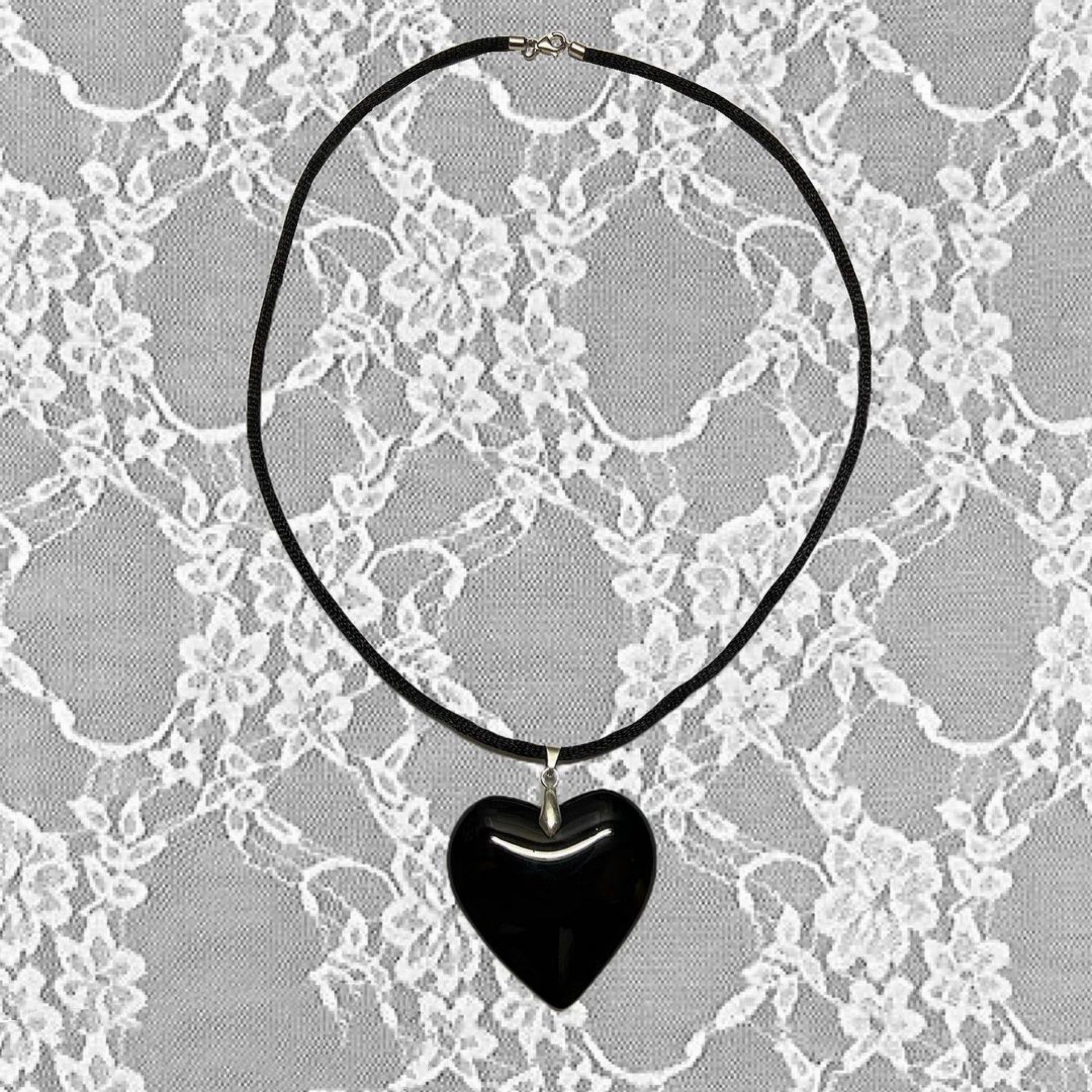 Wholesale Glass Colorful Heart Pendant Necklaces