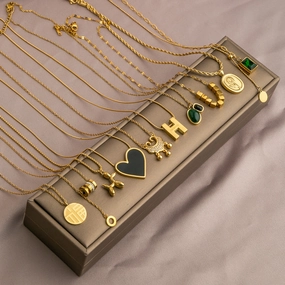 Wholesale Golden Titanium Steel Non-fading Necklace Clavicle Chain