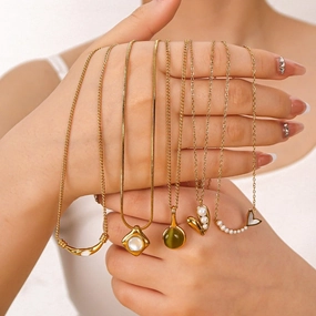 Wholesale High-grade Stainless Steel Inlaid Cat's Eye Love Versatile Necklaces