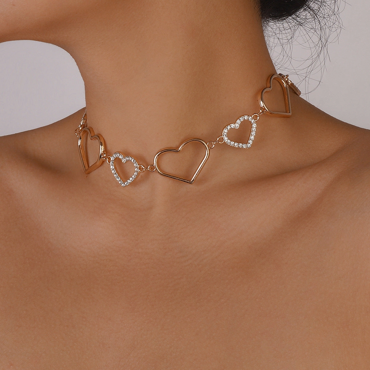 Wholesale Hollow Heart Alloy Necklace
