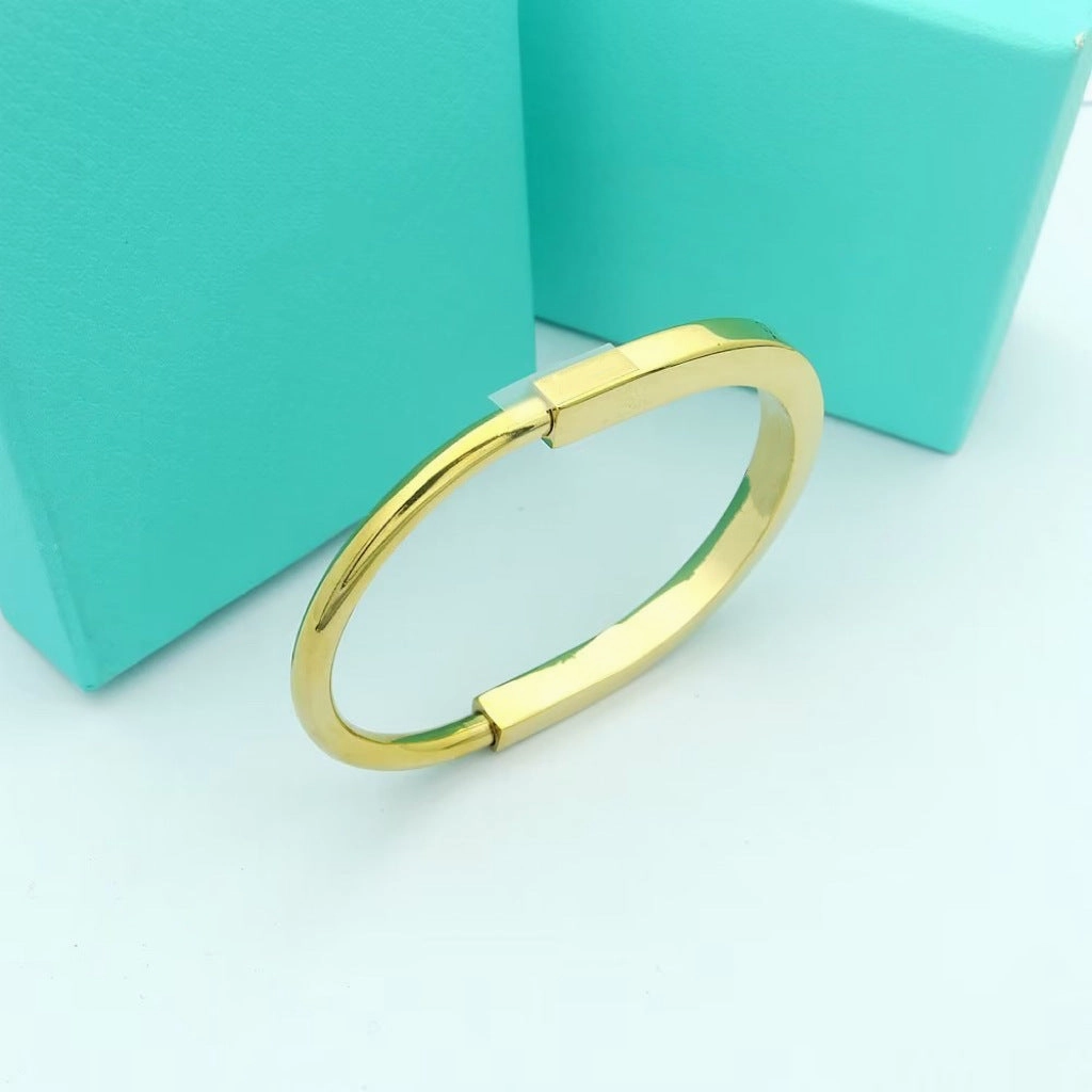 Wholesale Horseshoe Shaped Open Stainless Steel Bracelets