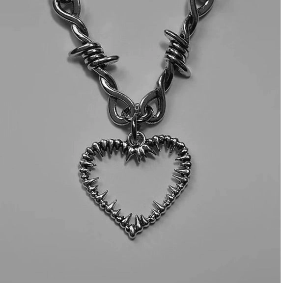 Wholesale Love Heart Thorns Pendant Alloy Necklaces