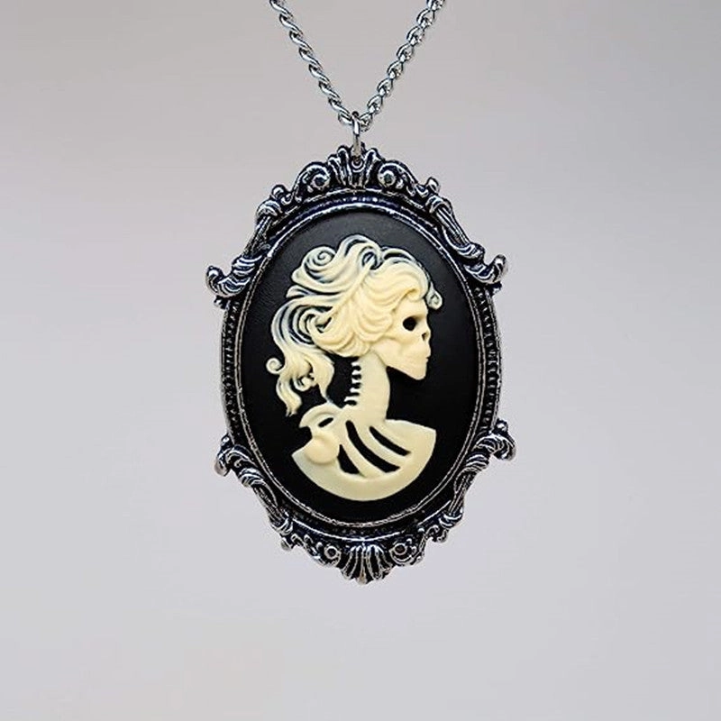 Wholesale Metal Gothic Skull Gray Frame Pendant Alloy Necklaces