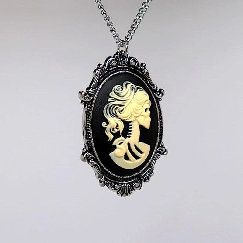 Wholesale Metal Gothic Skull Gray Frame Pendant Alloy Necklaces