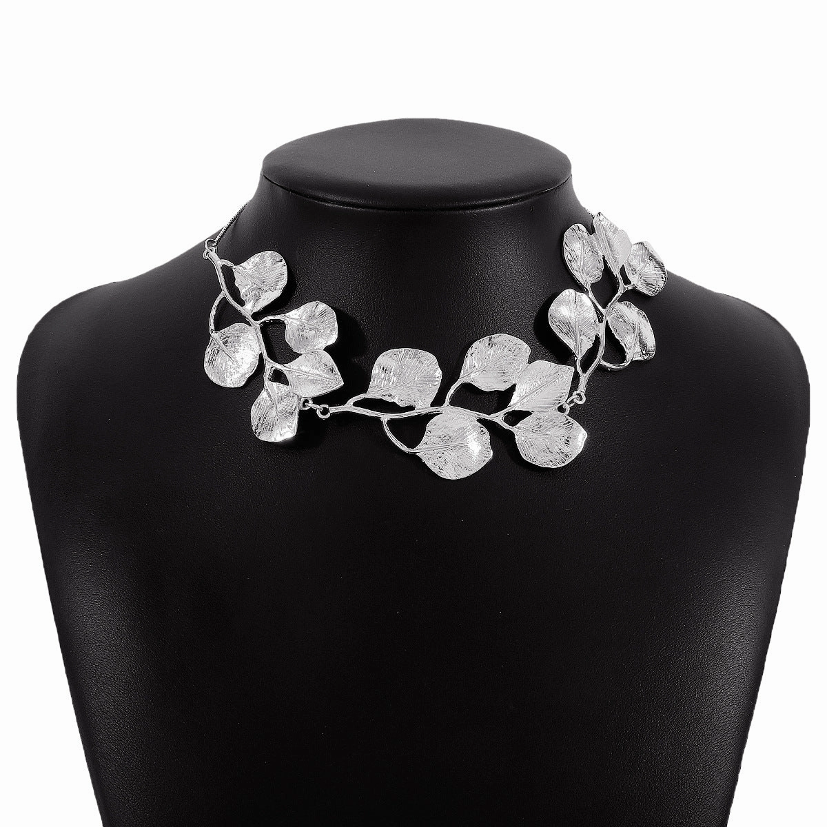 Wholesale Metallic Leaf Exaggeration Alloy Necklaces
