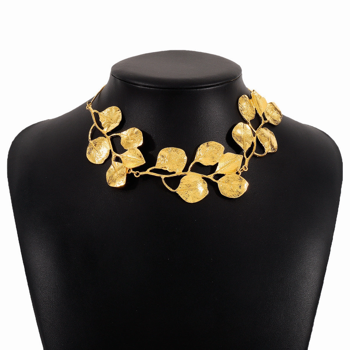 Wholesale Metallic Leaf Exaggeration Alloy Necklaces