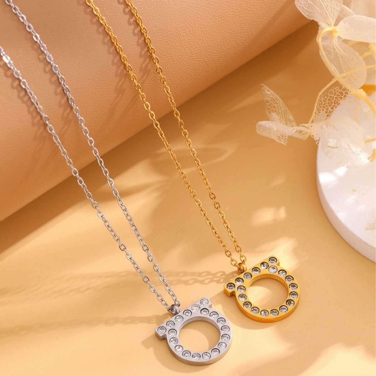 Wholesale Minimalist D-letter Titanium Steel Pendant with Diamond