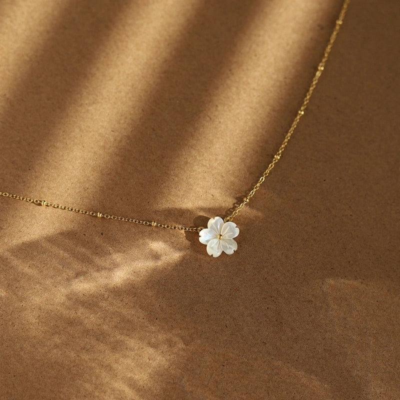 Wholesale Non Fading White Shell Peach Blossom Beautiful Flower Titanium Steel Collarbone Chain Temperament Light Luxury Versatile Necklaces