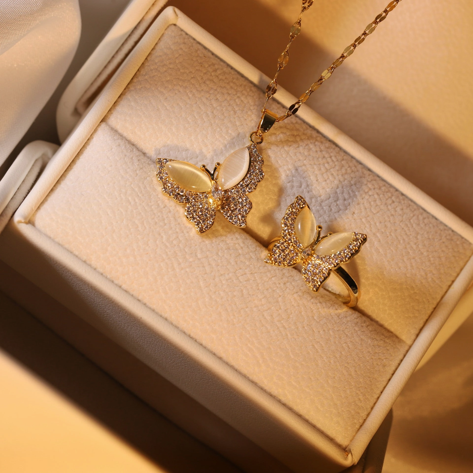 Wholesale of New Stainless Steel Love Necklaces